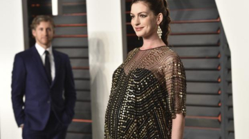 Энн Хэтэуэй родила сына