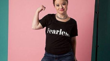 «Бесстрашная» модель с синдромом Дауна впервые стала лицом бьюти-бренда