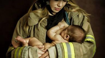 Mămici „în uniformă”: fotografii ale femeilor de diferite profesii care alăptează