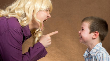 Ученые не советуют родителям кричать на детей