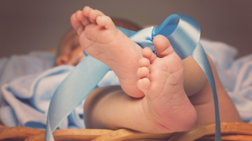 Născuţi în ziua Învierii! Dublă sărbătoare pentru şase familii din Capitală