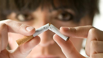 Беременным француженкам будут платить за отказ от курения