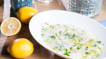 Supă de pui cu lămâie