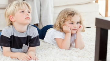 Ребенок и телевизор: правила общения