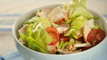 Salată de pui cu miere și muștar