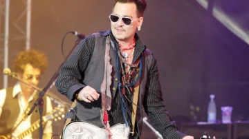 Джонни Депп впервые обратился к поклонникам после скандала с разводом