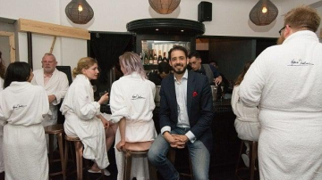 В Лондоне открылся первый ресторан для голых