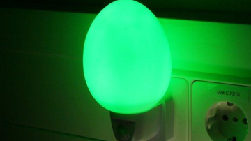 Зеленый свет усыпляет, а синий - мешает заснуть, выяснили эксперты