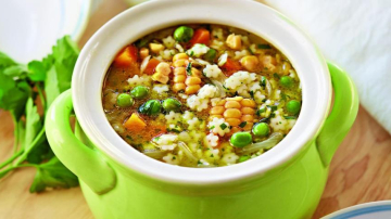 Supă de legume cu paste mărunte