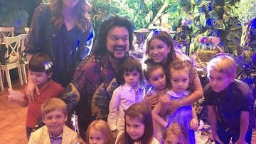 Филипп Киркоров собрал звездных друзей на 4-м дне рождения сына