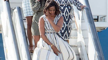 Trei generații stilate! Michelle Obama, alături de mama sa și cele două fiice întâmpinate frumos în Spania