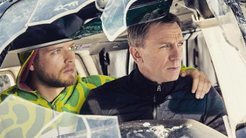 Маэстро фотошопа создает комические коллажи со знаменитостями и собой любимым