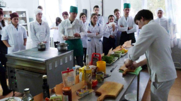 Circa 20 de mii de locuri sînt disponibile în colegiile și școlile profesionale din țară