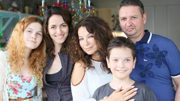 Family Portrait: Gulinara și Andrei Vâșcu