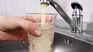 Îngrijorător: Apa din apeducte, tot mai poluată. Concluziile specialiştilor