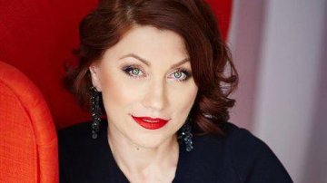 Сваха Роза Сябитова показала фото до и после пластики