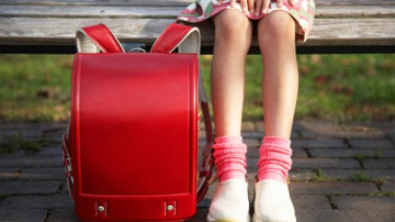 Ce alegem pentru copiii care merg în clasa întâi: rucsac sau ghiozdan?