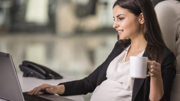 Употребление кофеина во время беременности уменьшает вес ребенка