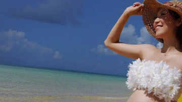 7 lucruri esentiale pe care trebuie sa le stie o viitoare mamica inainte de a pleca in vacanta