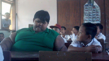 Самый толстый в мире мальчик сбросил вес к учебному году