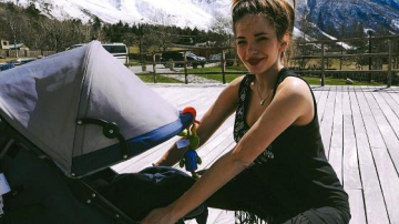 Мама сняла ролик о том, как пережить перелет с младенцем