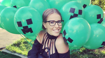 Перемены ей к лицу: беременная Ксения Собчак полюбила детские праздники