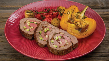 Rulade din carne de vită cu legume coapte