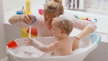 Concluzia la care au ajuns medicii americani: copiii nu trebuie să facă baie în fiecare zi