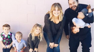 Мама выбросила все игрушки своих детей