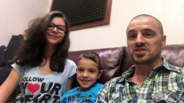 Noi imagini cu familia lui Pavel Stratan. Cât de mare s-a făcut mezinul Cezar