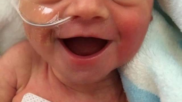 Соцсети выбрали самого счастливого младенца