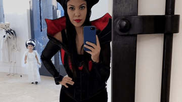 Ангел и демон: Кортни Кардашьян с дочкой Пенелопой примерили костюмы на Хэллоуин