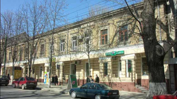 По улице Бэнулеску-Бодони перекрыто движение транспорта