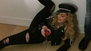 Пьяная Мадонна опозорилась на фотовыставке в Лондоне