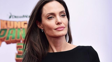 После развода Анджелина Джоли хочет прекратить отношения с мужчинами