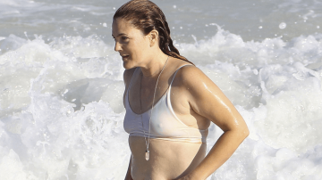 47-летняя Дрю Бэрримор напугала поклонников фотографией в купальнике