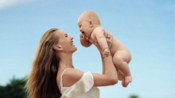 Елена Кулецкая рассказала, как вводила прикорм для шестимесячной дочки