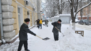 Vine o iarnă grea. Meteorologii recomandă rezerve de apă și hrană