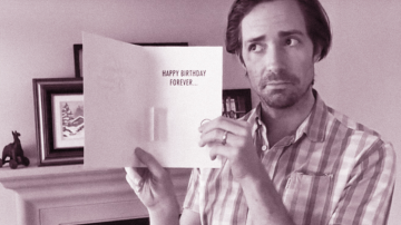 В Калифорнии выпустили орущую открытку для молодых родителей