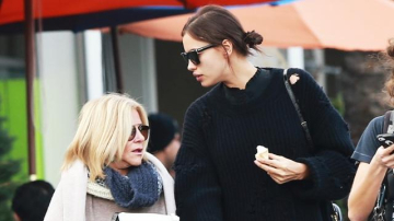 Noi imagini cu burtica de gravidă a Irinei Shayk! Modelul își petrece timpul alături de mama lui Bradley Cooper