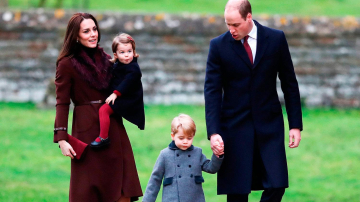 Prinții George și Charlotte, surprinși în timpul primei lor slujbe religioase de Crăciun