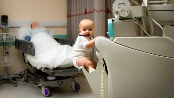 Английские врачи доверили младенцам УЗИ и рентген