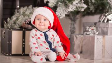 A apărut un bebeluş în familia voastră? Iată cum trebuie să sărbătoriţi primul Revelion din viaţa lui