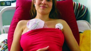 Ingrijirea de tip cangur pentru copii născuţi prematur