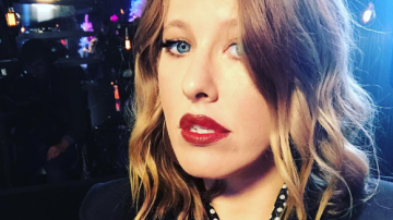 Поклонники пришли в восторг от пышного декольте Ксении Собчак