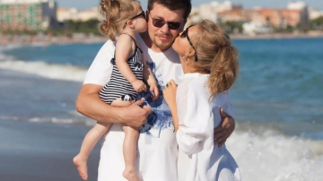 Поклонники обсуждают фото подросшей дочки Харламова и Асмус