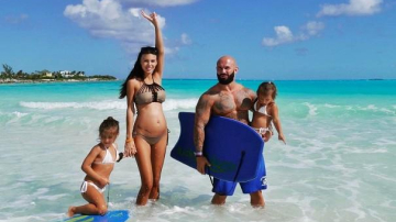 Жена Джигана не знает, как воспитывать третьего ребенка