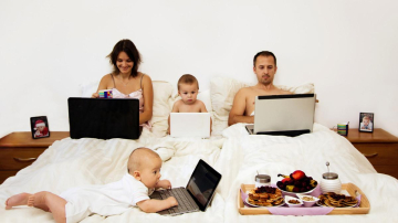 În Moldova veți găsi mai multe femei decât bărbați pe Facebook și Instagram