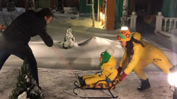 Эвелина Бледанс показала, как приобщает маленького сына к спорту