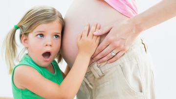 Британских врачей просят не называть беременных «будущими мамами»